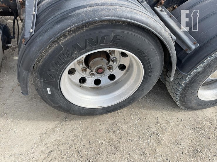 2005-kenworth-t800-image-46