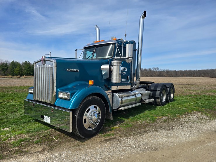 2007-kenworth-w900-image-2