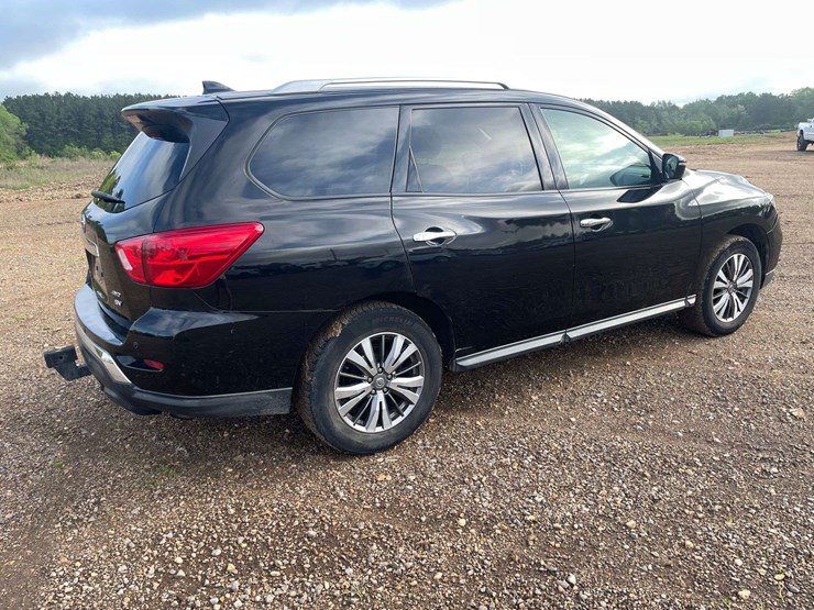 2020-nissan-pathfinder-image-3