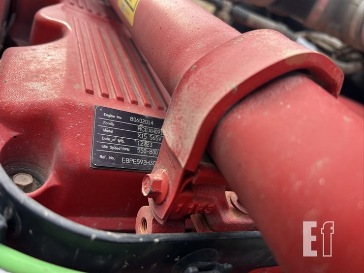 2025-kenworth-w900-image-23