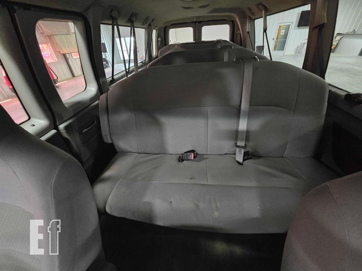 2011-ford-e350-xlt-image-15