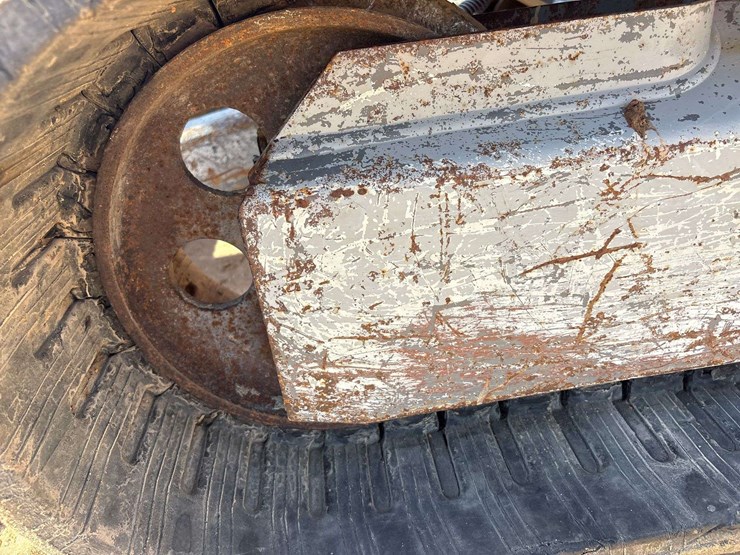 2013-takeuchi-tb235-image-22