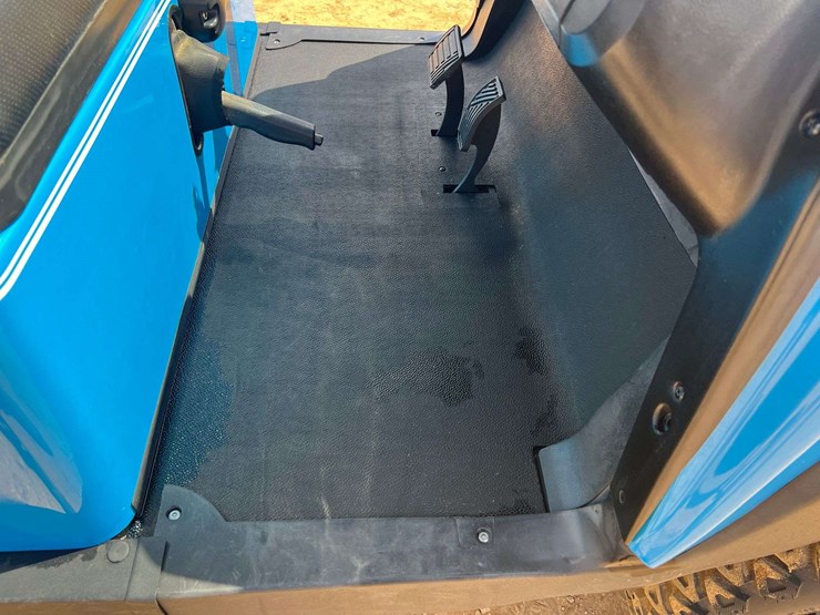 2023-bintelli-6-seater-electric-golf-cart-w/-on-board-charger-(186-miles-showing)-image-25