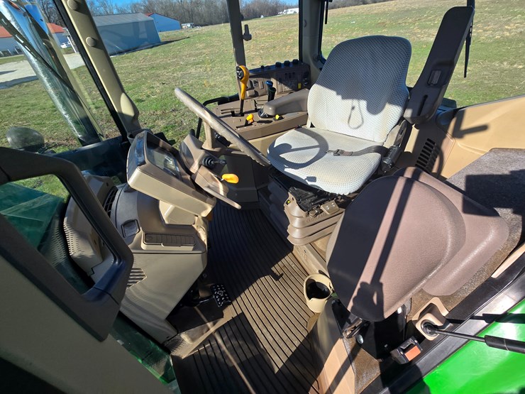 2016-john-deere-6110m-image-51