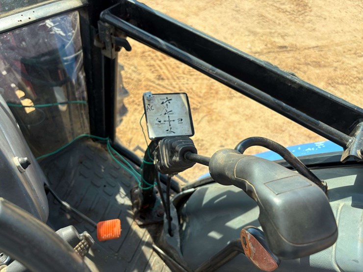 new-holland-7635-image-18