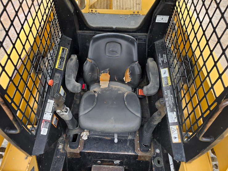 #22607-•-2008-deere-332t-skid-steer-image-53