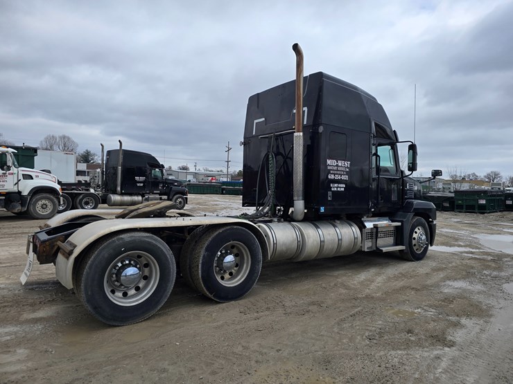 #22610-•-2019-mack-anthem-sleeper-truck-image-10