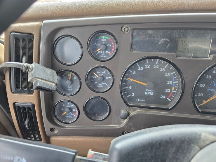 #22590-•-2007-mack-cv713-granite-roll-off-truck-image-57