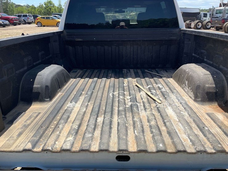 2019-chevrolet-silverado-1500-image-15