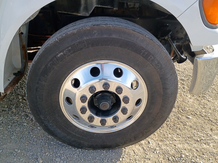 2005-ford-f750-image-107