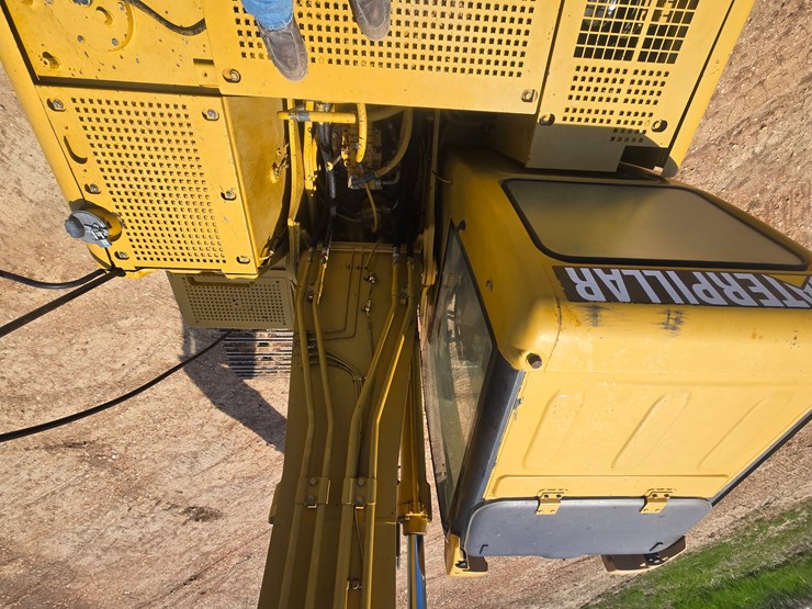 2003-caterpillar-320c-image-39