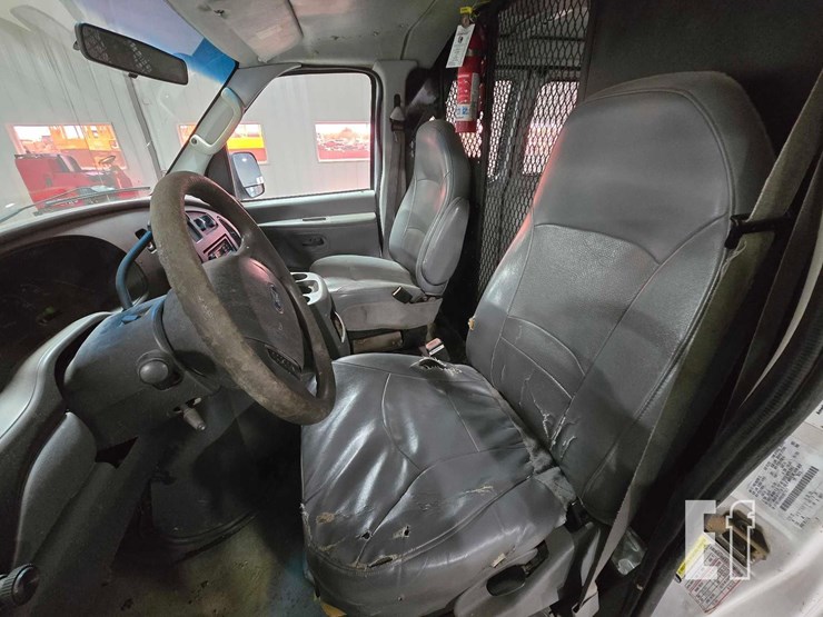 2005-ford-e150-image-9