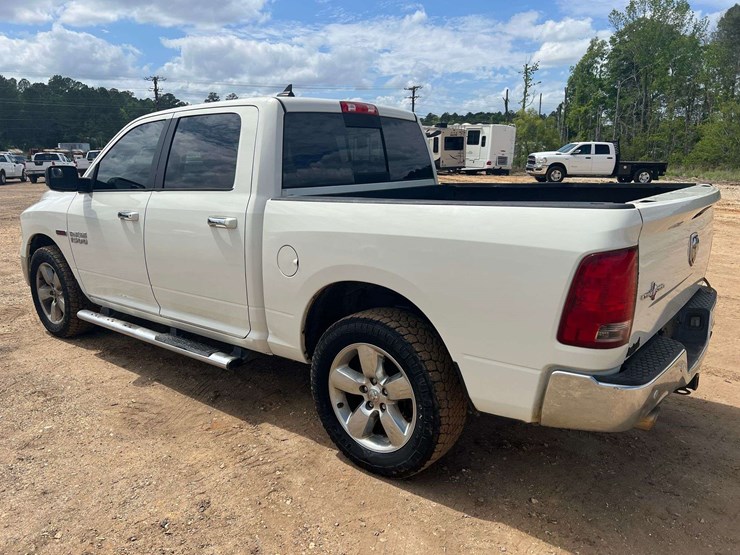 2016-dodge-ram-1500-image-2