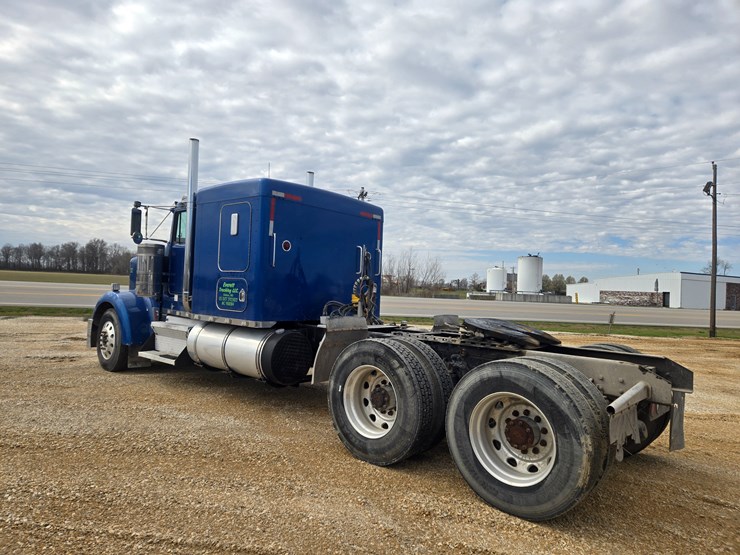 1999-kenworth-w900-image-12