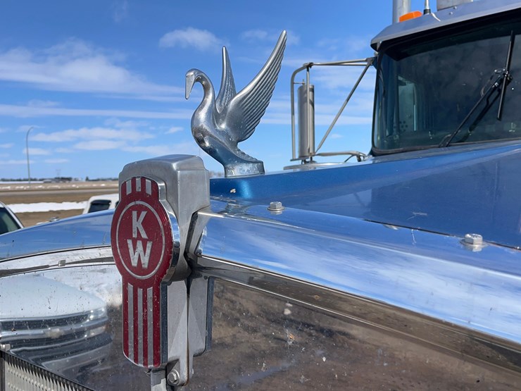 2004-kenworth-w900-image-31