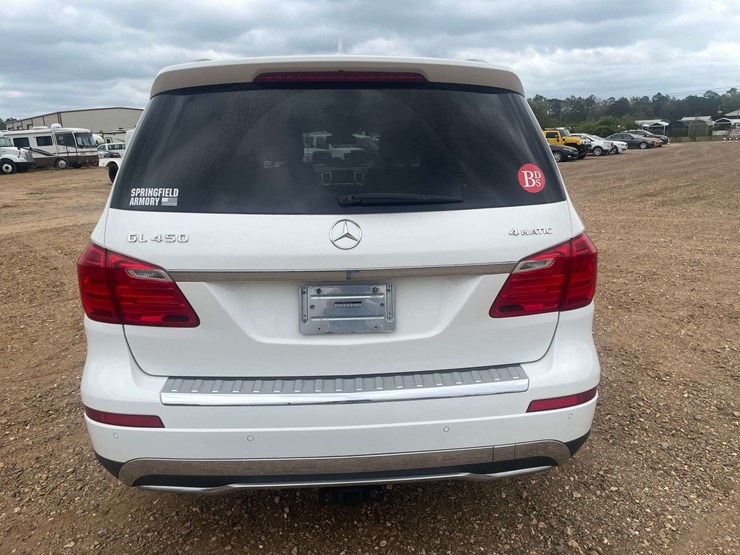 2014-mercedes-benz-gl450-image-6