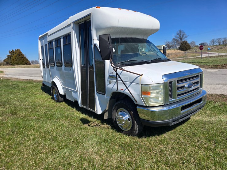 #22618-•-2008-ford-econoline-van-image-18