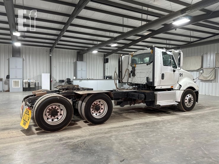 2017-international-prostar-image-3