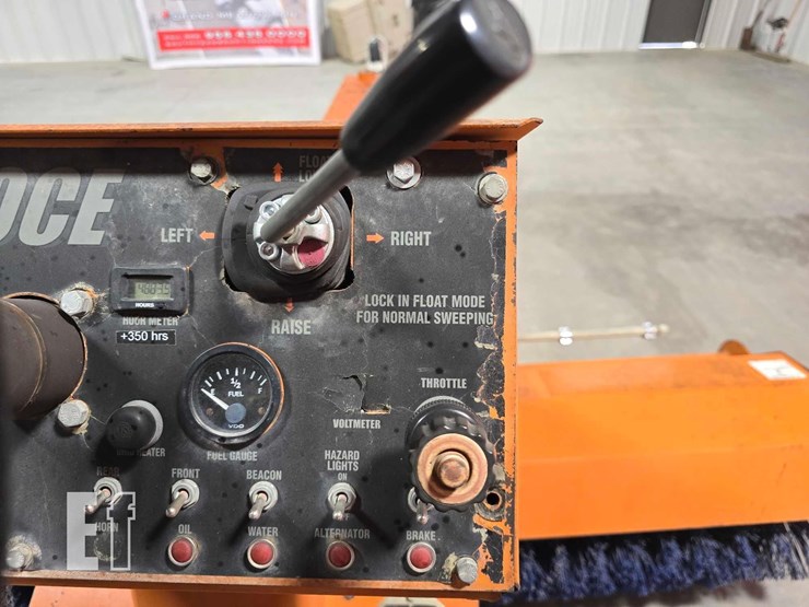 2018-broce-bw260-image-16