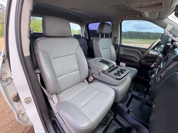 2019-chevrolet-2500-image-24