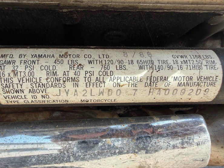 yamaha-venture-motorcycle-image-13