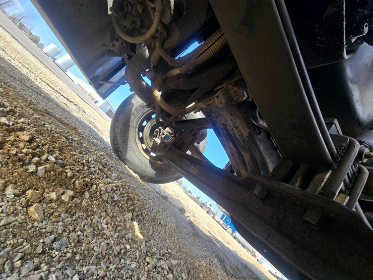 1996-peterbilt-377-image-41