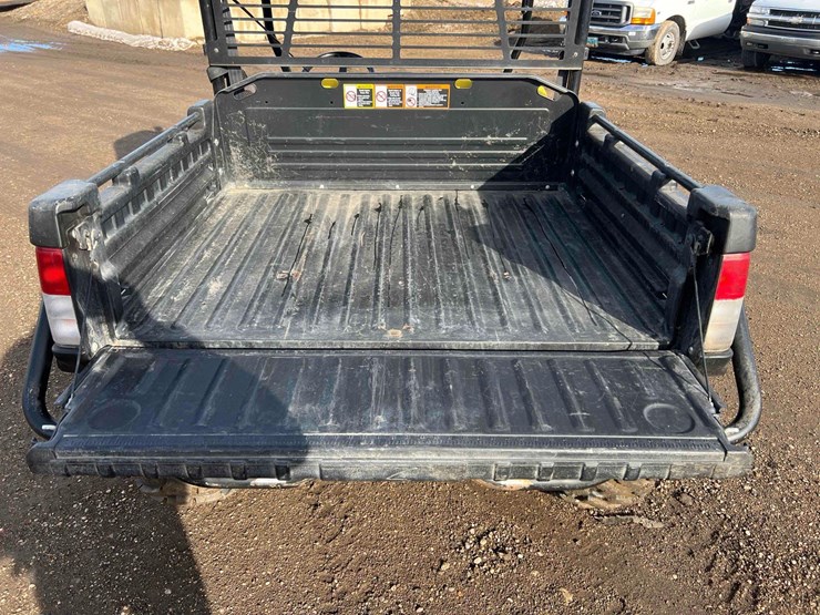 2015-john-deere-gator-image-11