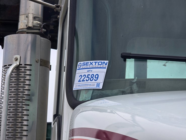 #22593-•-2016-mack-cxu613-pinnacle-sleeper-truck-image-82