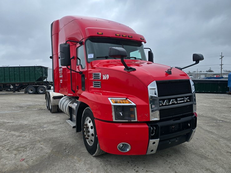 #22592-•-2019-mack-anthem-sleeper-truck-image-14
