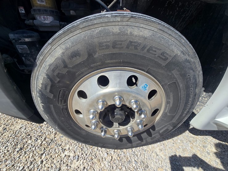 2014-freightliner-cascadia-125-image-106