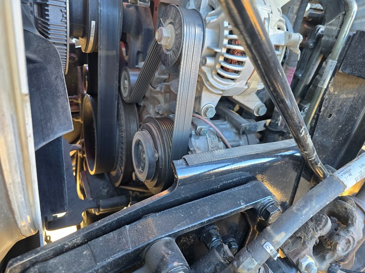 2019-peterbilt-567-image-32