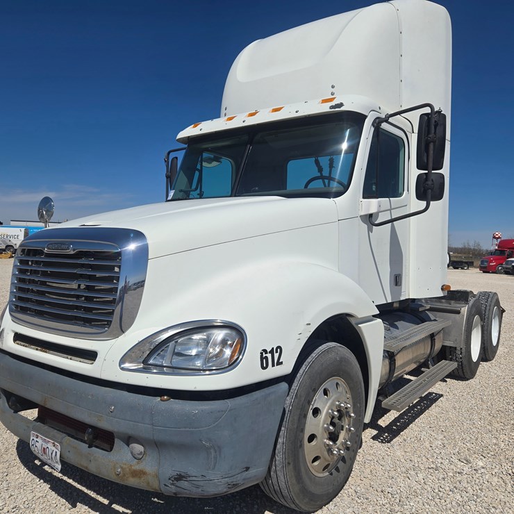 2006 FREIGHTLINER COLUMBIA 120