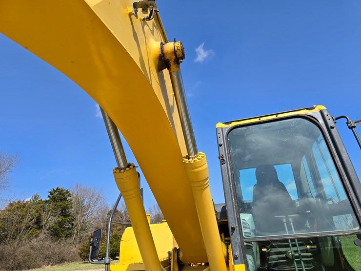 2013-komatsu-pc160-lc-image-37