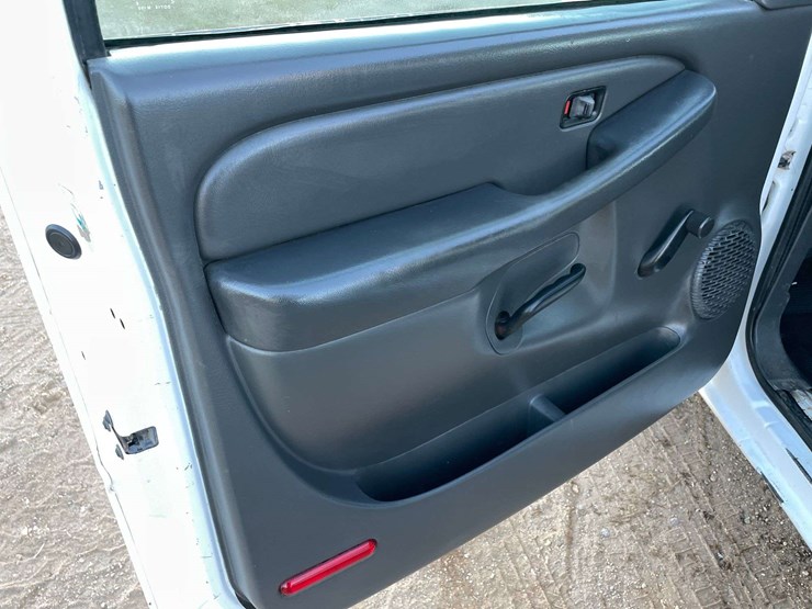 2005-chevrolet-silverado-1500-image-9