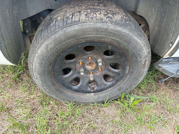 2010-chevrolet-tahoe-image-8