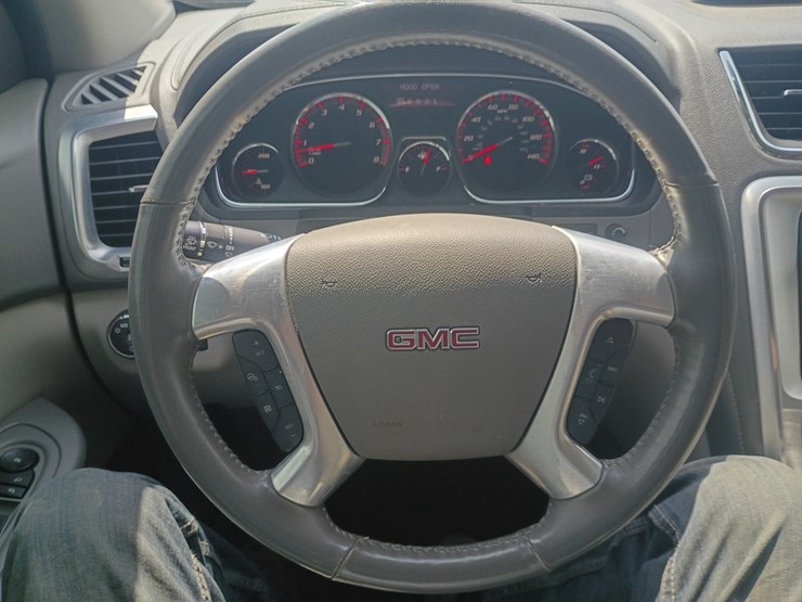 2017-gmc-acadia-image-46