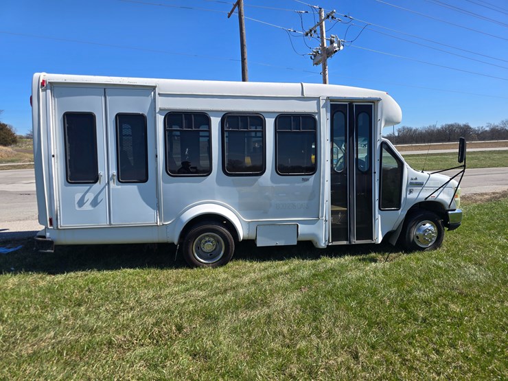 #22618-•-2008-ford-econoline-van-image-14