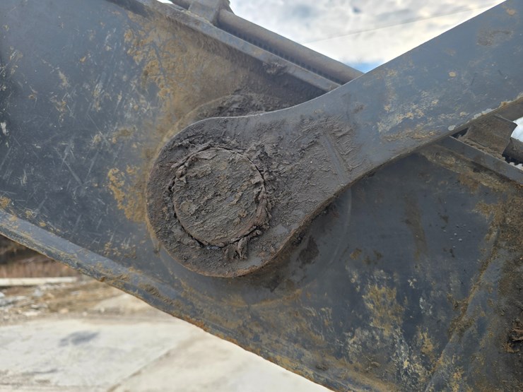 2013-deere-160g-lc-image-27