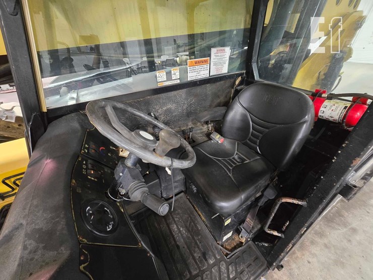 2014-caterpillar-tl1055c-image-13