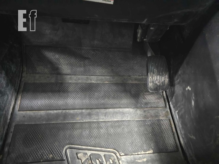 2021-jcb-3ts-8t-image-14