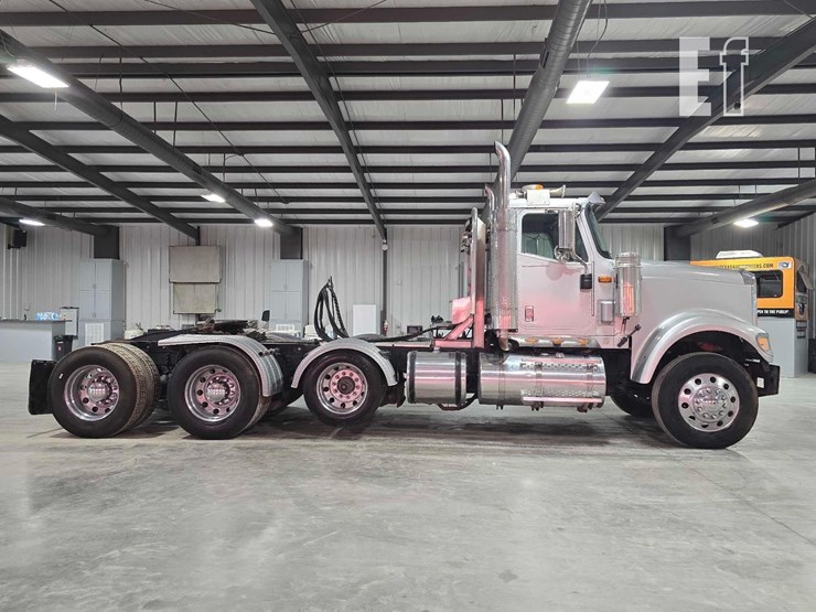 2004-international-paystar-5900-image-6