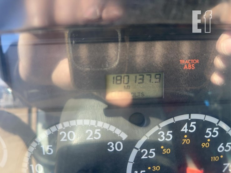 2005-sterling-lt9500-image-48