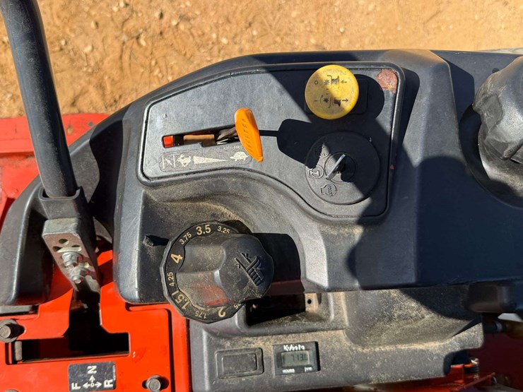 kubota-z122ebr-48”-zero-turn-mower-(713-hours)-image-11