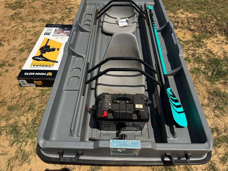 quest-angler-2-person-fishing-boat-w/trolling-motor-&-power-center-image-9