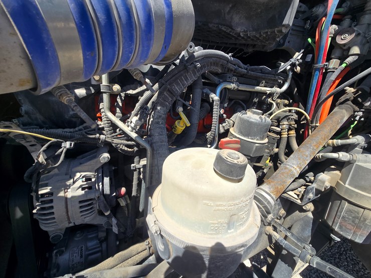 2016-peterbilt-579-image-29