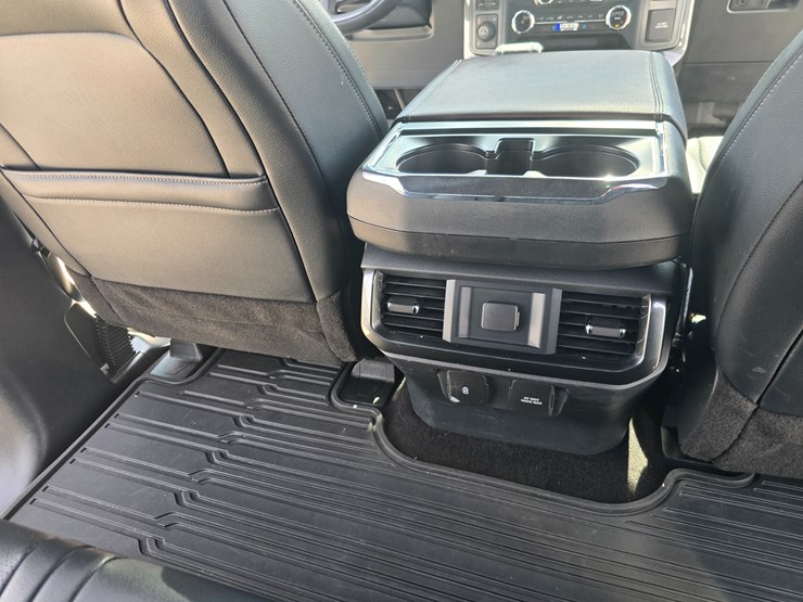 2022-ford-f150-image-56