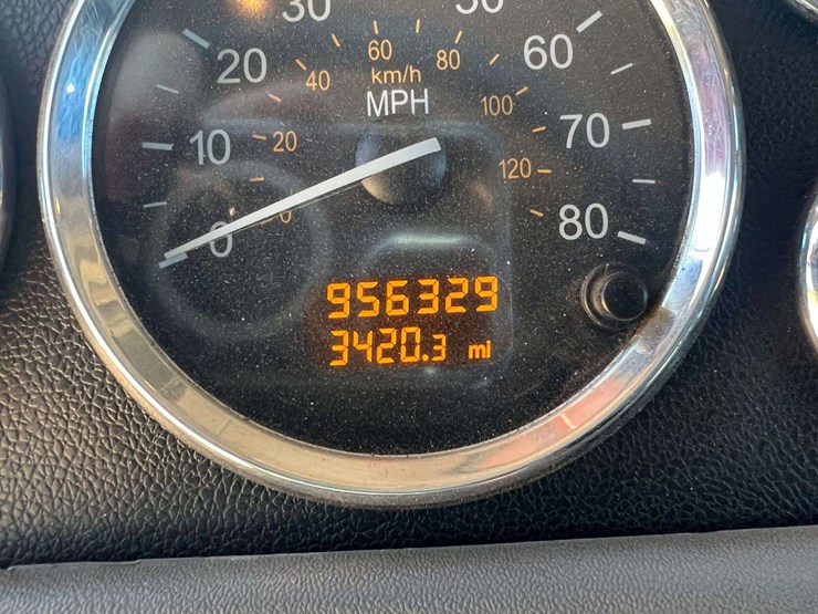 2012-peterbilt-386-image-40