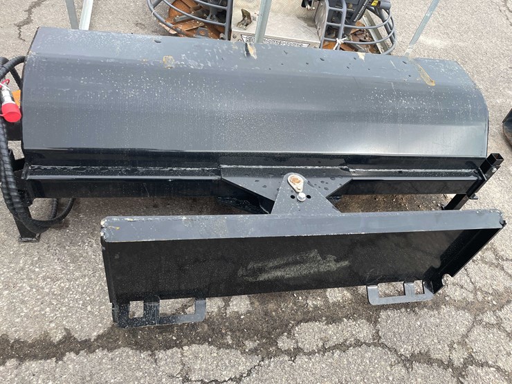 #7047-•-unused-61"-angle-skid-steer-sweeper-broom-(o10)-image-5