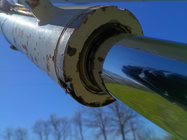 2011-takeuchi-tb285-image-59