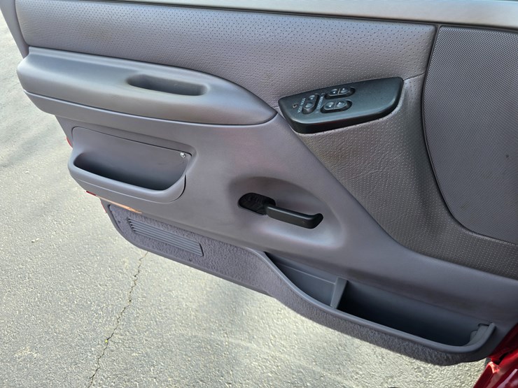 1995-ford-f350-image-56